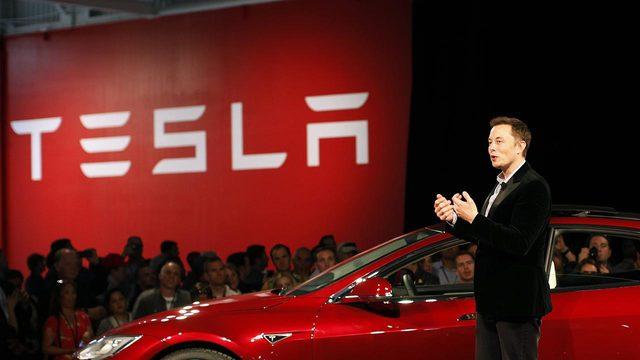 Tesla hissedarlarından Elon Musk'ın maaş paketine onay