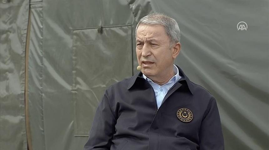 Bakan Akar iddialara "Kesinlikle söz konusu değil" diyerek yanıt verdi! "Saat 04.30'da seferber ettik"