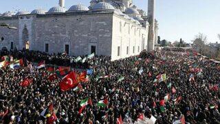 Fatih Camii’nde Kudüs protestosu