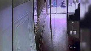 Lüks rezidans önünde vahşet kamerada! Kıskançlık krizi geçirdi, defalarca bıçakladı