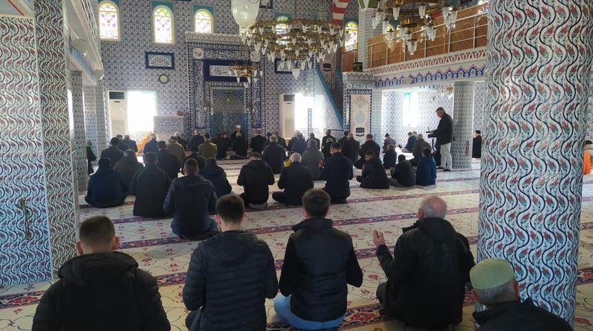 Tekirdağ'da EYT'liler mevlit okuttu: Emekli sayımız 100 kişi arttı