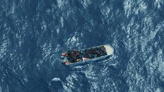 Akdeniz’de göçmen teknesi alabora oldu: 30 göçmen kayıp