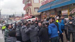 Otobüsü taşlayan taraftarları, futbolcular koşarak yakaladı! Zonguldak'ta ilginç olay...