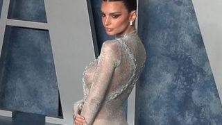 Emily Ratajkowski Oscar Partisi'nde herkesi gölgede bıraktı! İç gösteren elbisesiyle olay oldu