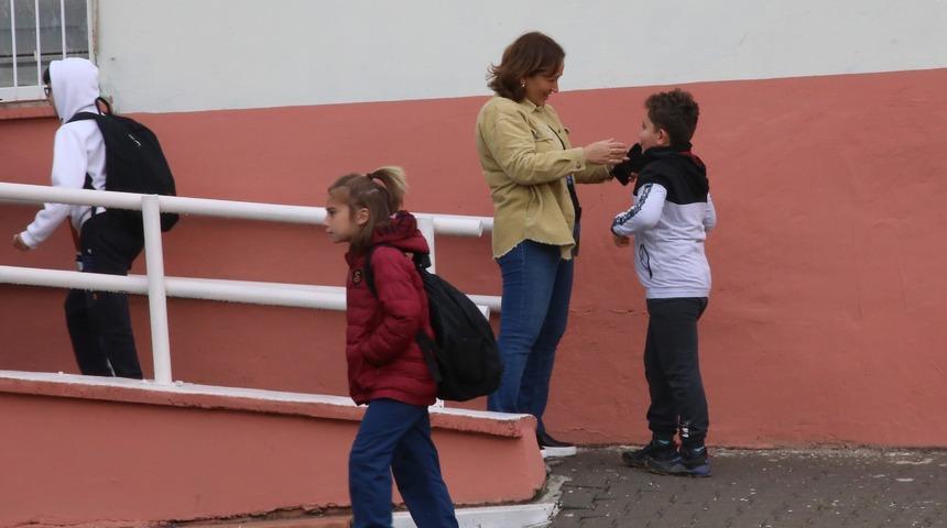 Depremden etkilenen Adana'da öğrenciler için ders zili çaldı