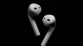 AirPods'larla ile ilgili çarpıcı iddia! Dikkatleri üzerine çekti...