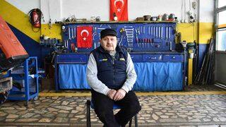 İznik’te yarım asırdır traktörlere hayat veriyor