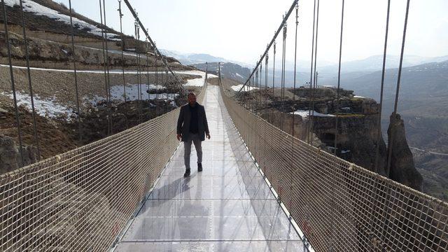 Malatya'da dikkat çeken görüntü! Cam köprü ve seyir terası depremde ayakta kaldı