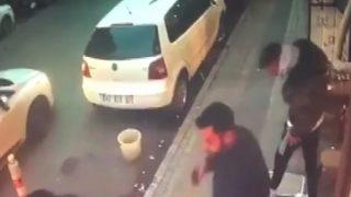 Silahlı saldırıya uğradılar, çay içmeye devam ettiler! Şaşkına çeviren anlar kamerada