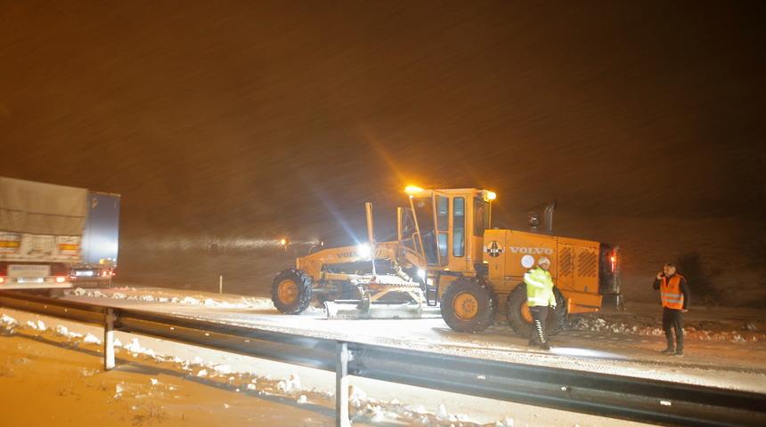 Çorum'da kar ulaşımda aksamalara neden oldu
