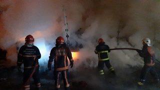 Anadolu Otoyolu'nda iplik taşıyan tırın dorsesi yandı