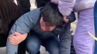 Hayvanlara işkence ettiğini fark ettiler! Bedelini ağır ödedi... Hayvan dışkısı yemeye zorlandı