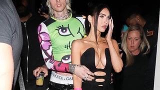 Megan Fox, Vanity Fair Oscar partisinde tek başına! Silikonlu göğüslerini ön plana çıkardı