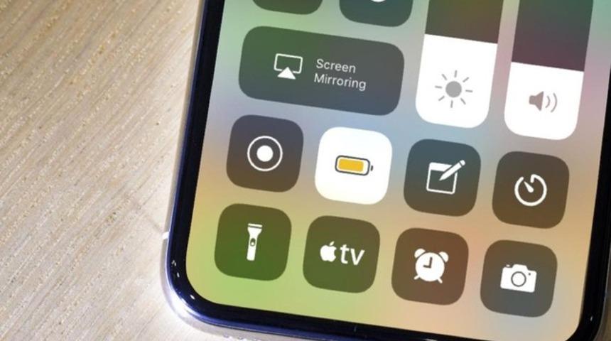 iPhone X’un çentiği yine karşımızda