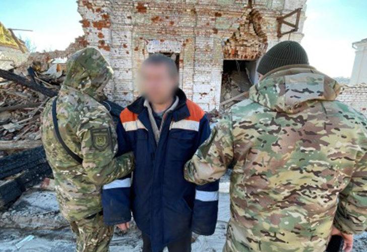 Rus askeri yakayı ele verdi! 6 aydır köyde saklanıyormuş