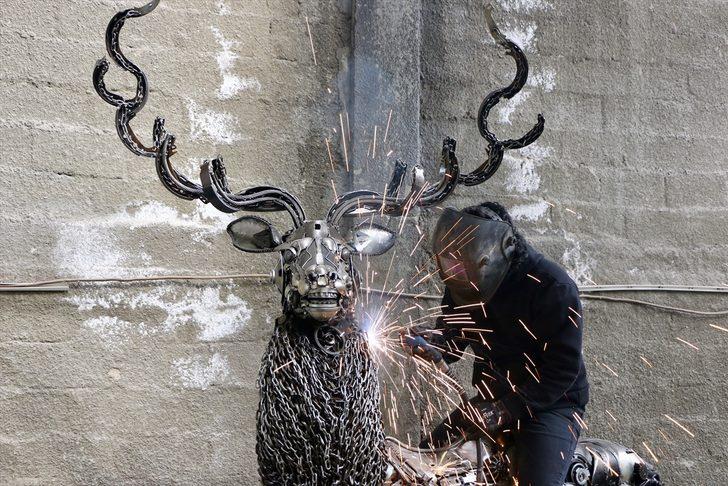 Hurda metalden geyik heykeli yaptı, gören hayran kaldı! 3 metre boyunda 500 kilo ağırlığında