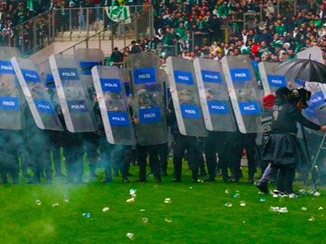 TFF Tahkim Kurulu'ndan Amedspor maçı sonrası 9 maç ceza verilen Bursaspor için yeni karar! 