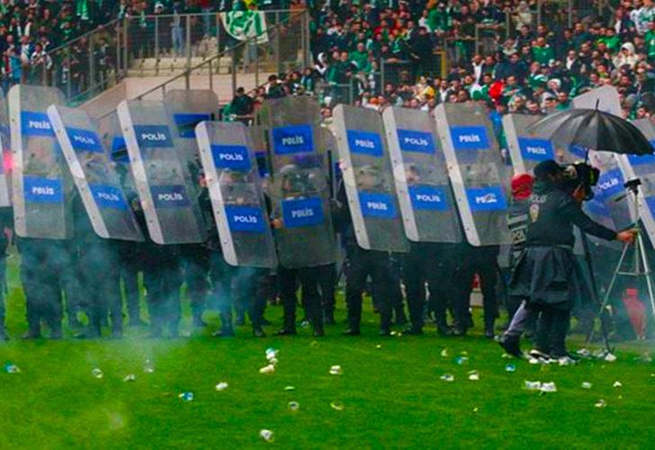 TFF Tahkim Kurulu'ndan Amedspor maçı sonrası 9 maç ceza verilen Bursaspor için yeni karar! 