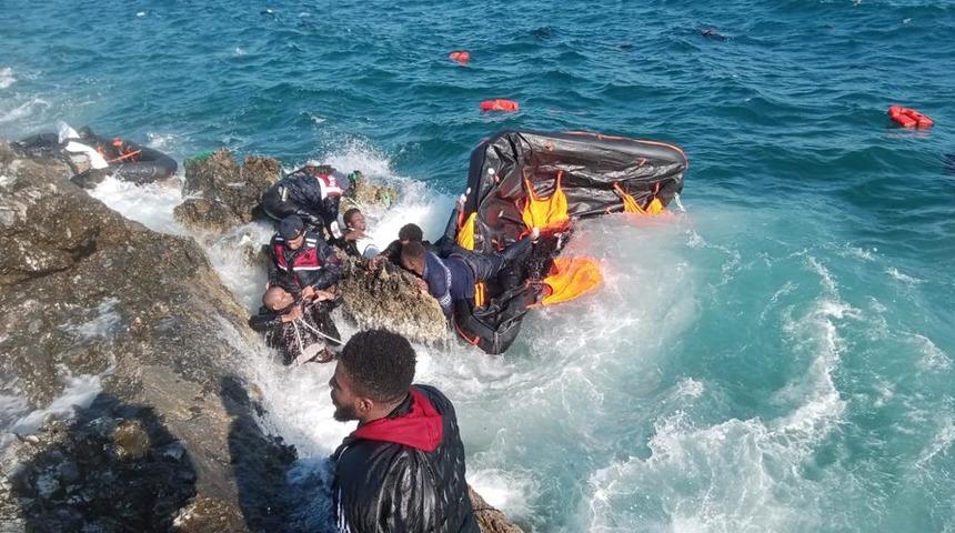 Aydın açıklarına itilen düzensiz göçmenlerden 38'i kurtarıldı, 4'ünün cesedine ulaşıldı