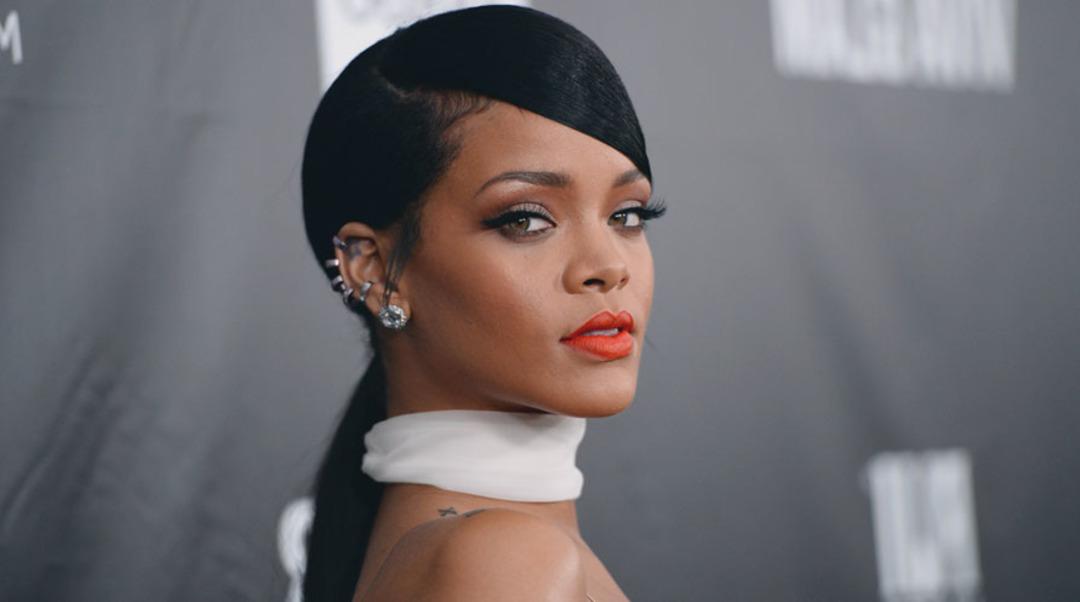 Rihanna evleniyor mu? Y&uuml;z&uuml;ğ&uuml;n&uuml; g&ouml;ren şaştı kaldı!