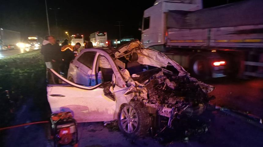 Bandırma'da zincirleme trafik kazası: 1 ölü, 2 yaralı