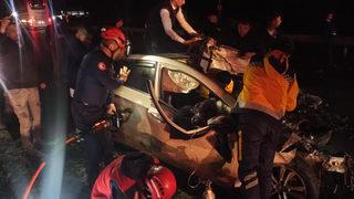 Balıkesir'de üç aracın karıştığı trafik kazasında 1 kişi öldü, 2 kişi yaralandı