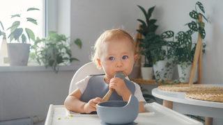Bebeklerde ek gıdaya geçiş dönemi nasıl olmalıdır? Ek gıda dönemi beslenme listesi önerileri
