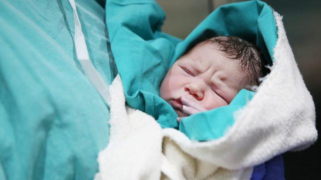 Bebeklerde sarılık nasıl geçer, ne iyi gelir? Yeni doğan bebeklerde sarılık belirtileri nedir, sarılık neden olur?