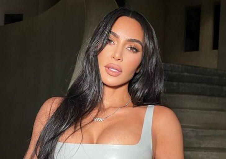 Kim Kardashian göğüs dekolteli fotoğrafını paylaştı! Yatak pozuna beğeni yağdı