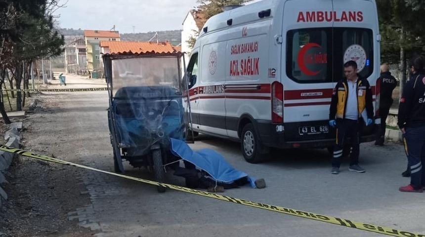 Yaşlı adamı ölüm sokakta yakaladı