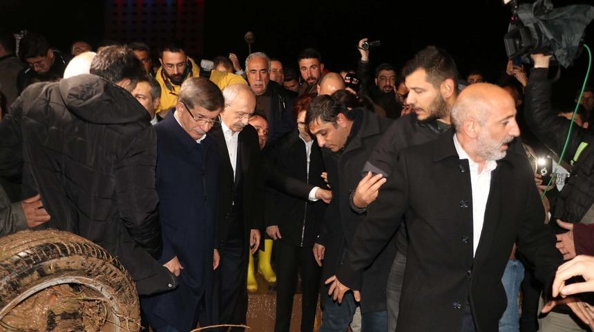 Kemal Kılıçdaroğlu'na sel bölgesinde protesto! Vatandaşlar araya girdi