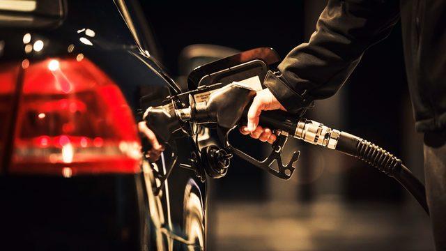 SON DAKİKA | Motorine ikinci indirim! Petroldeki düşüş akaryakıt fiyatlarına anında yansıdı: Artık benzinden daha ucuz olacak… (İşte güncel benzin-mazot fiyatları)