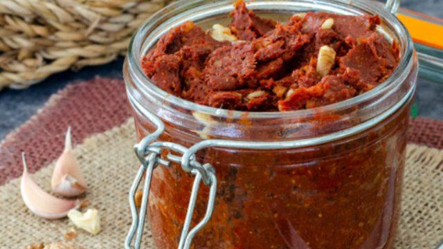 Yedikçe yediren kahvaltılık çemen tarifi! Çemen nasıl yapılır?