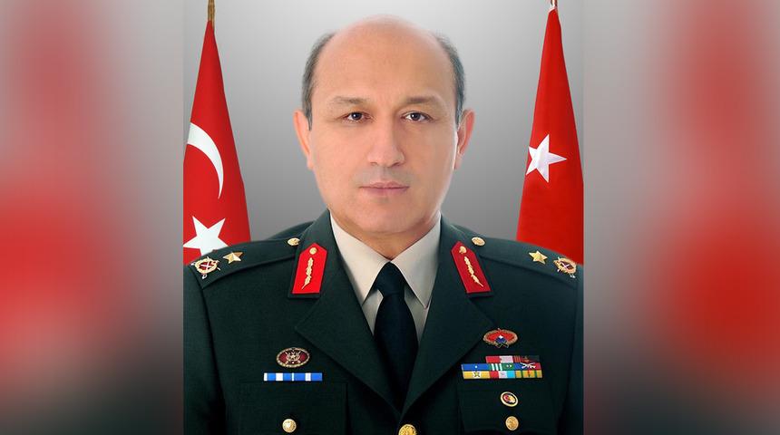 Bakan Akar'ın Özel Kalem Müdürü Tuğgeneral Remzi Albasan, AK Parti'den 28. dönem milletvekili aday adaylığı için emekli oldu