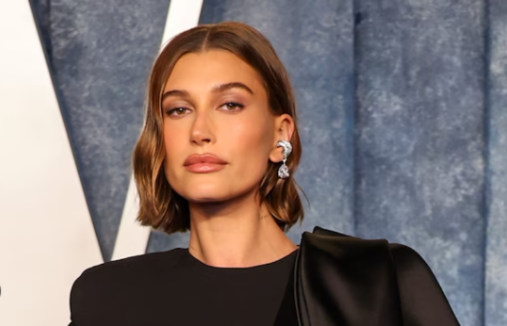  Hailey Bieber süper minisiyle sınırları zorladı! İç çamaşırsız pozuna beğeni yağdı 
