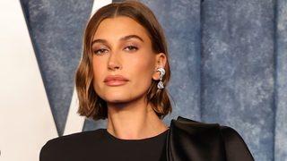  Hailey Bieber süper minisiyle sınırları zorladı! İç çamaşırsız pozuna beğeni yağdı 