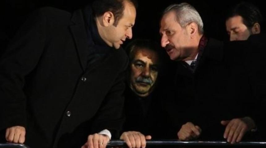 R&uuml;şvetle su&ccedil;lanan eski AK Partili bakanlara olay tavsiye!