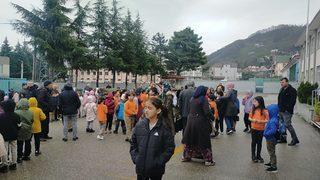 SON DAKİKA | Bolu ve Düzce Valisi duyurdu! Deprem sonrası okullarda eğitime ara verildi