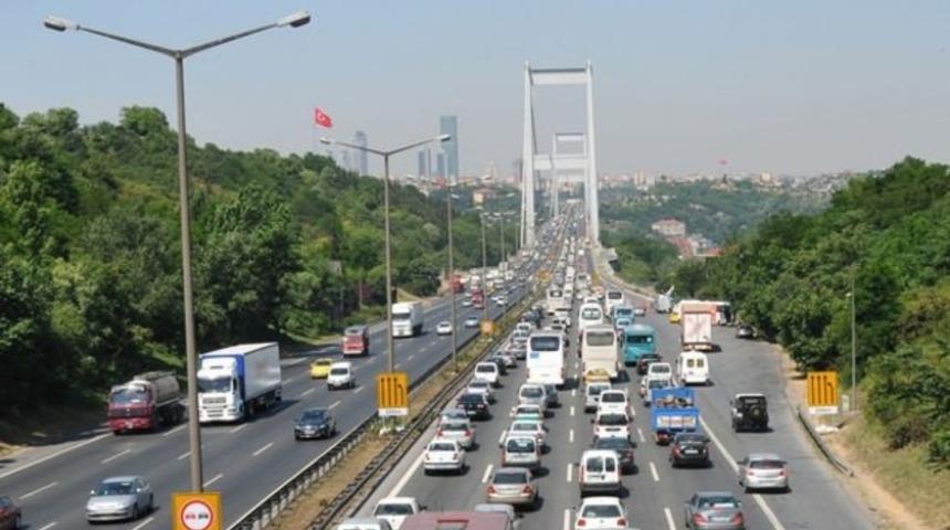 Köprüden kaçak geçenler hem ceza yiyecek hem de geri dönecek