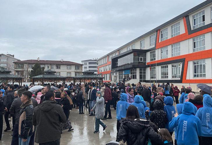 Eğitime deprem engeli! Bolu Valiliği duyurdu: 1 gün ara verildi