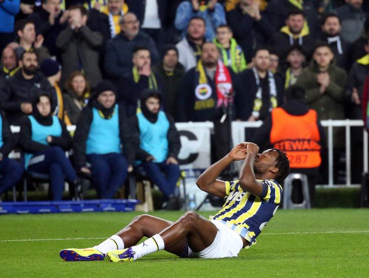 Fenerbahçe Sevilla maçında Batshuayi gözyaşlarıyla oyunu terk etti! Jorge Jesus'u yıkan an G4