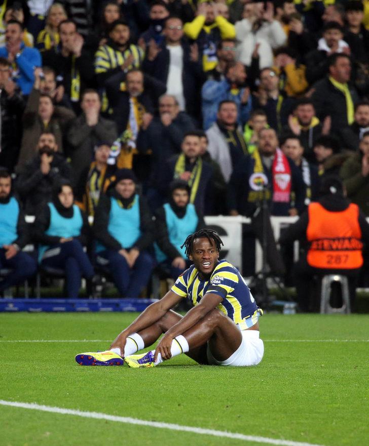 Fenerbahçe Sevilla maçında Batshuayi gözyaşlarıyla oyunu terk etti! Jorge Jesus'u yıkan an G2