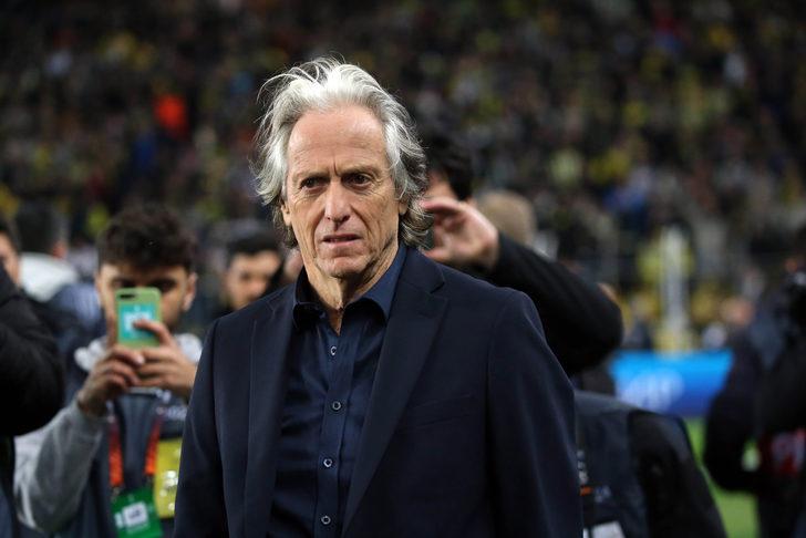 Fenerbahçe Sevilla maçında Batshuayi gözyaşlarıyla oyunu terk etti! Jorge Jesus'u yıkan an G1