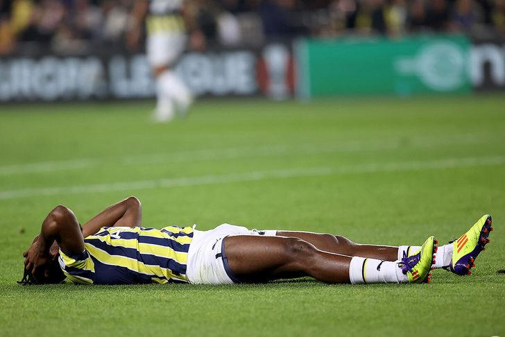 Fenerbahçe Sevilla maçında Batshuayi gözyaşlarıyla oyunu terk etti! Jorge Jesus'u yıkan an G5