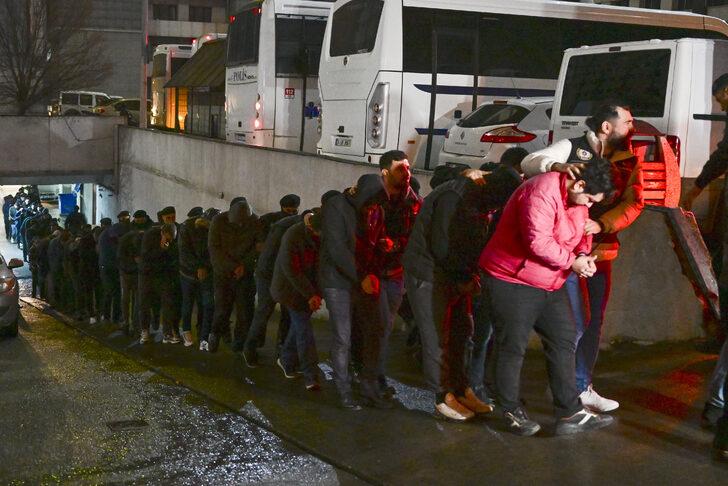 İstanbul'da düzenlenen "Kökünü Kurutma Operasyonu"nda yakalanan 161 zanlı adliyeye sevk edildi