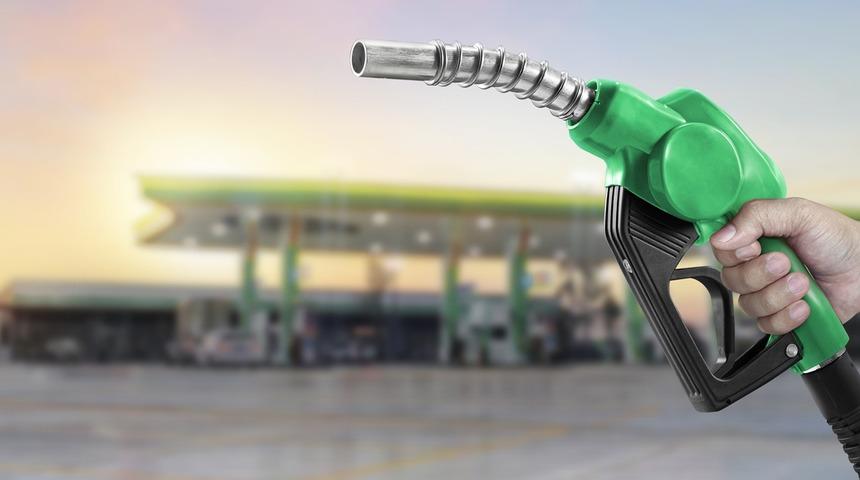 AKARYAKITA İNDİRİM! Araç sahipleri bu hıza yetişemedi: Akaryakıt fiyatları 16 günde üçüncü kez değişiyor (22 Ağustos Perşembe güncel benzin-motorin fiyatı)