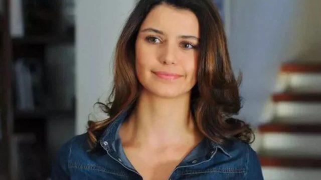 Atiye'nin yıldızı Beren Saat annesini paylaştı! Görenler Güzellik anneden dedi