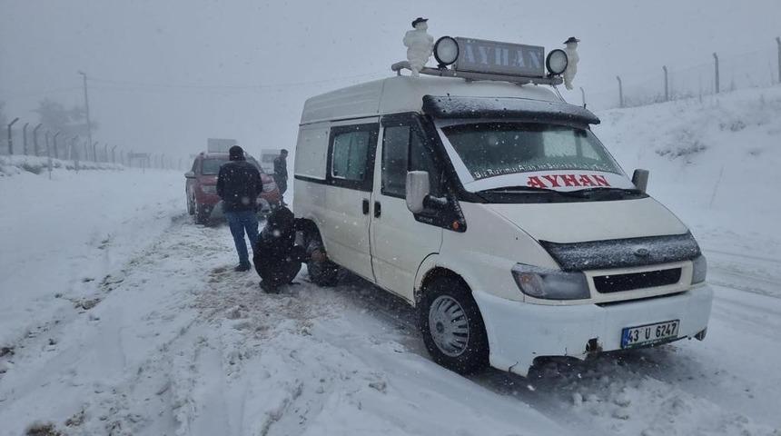 Kütahya’da Domaniç Dağ Yolu kara teslim