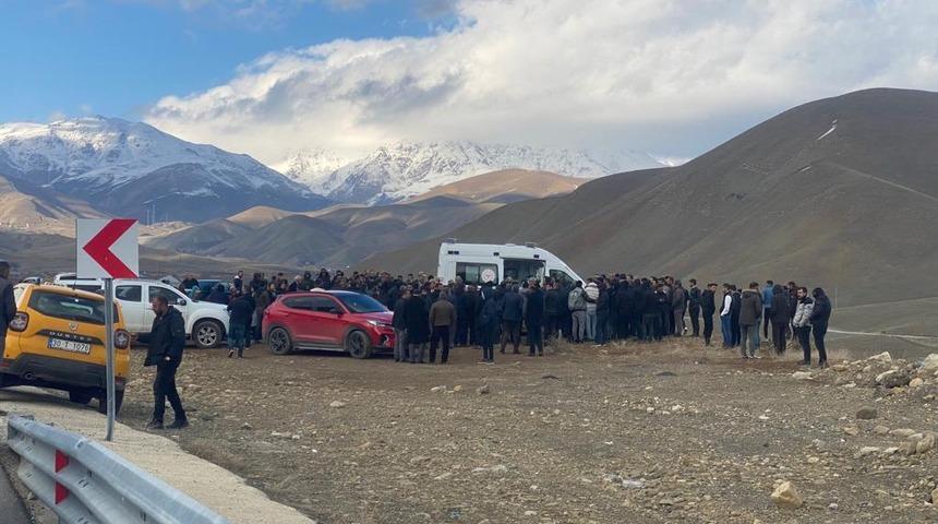 Hakkari'de kan donduran olay! Otomobilde başından tek kurşunla vurulmuş halde bulundu