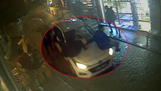 Galata’da dehşet anları! Yayaların arasına daldı, kimse durduramadı…